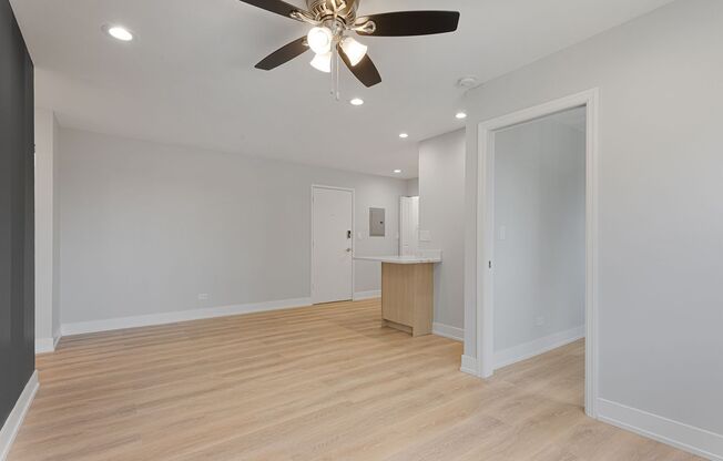 2 beds, 1 bath, 599 sqft, $2,350, Unit 401