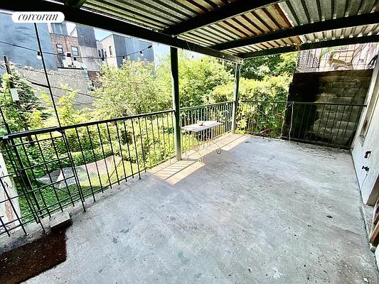 38 GREENE AVE