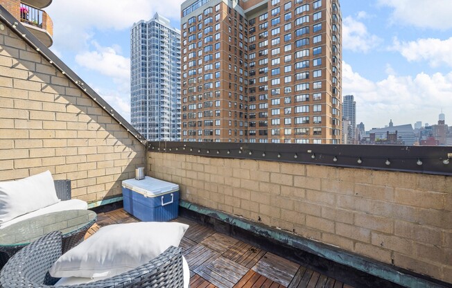 1 bed, 1.5 baths, $5,200, Unit PHG