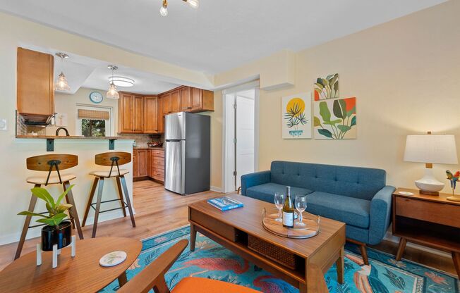 Charming 3Bed 2bath Nestled in the heart of Ormond Beach for $1695.00!