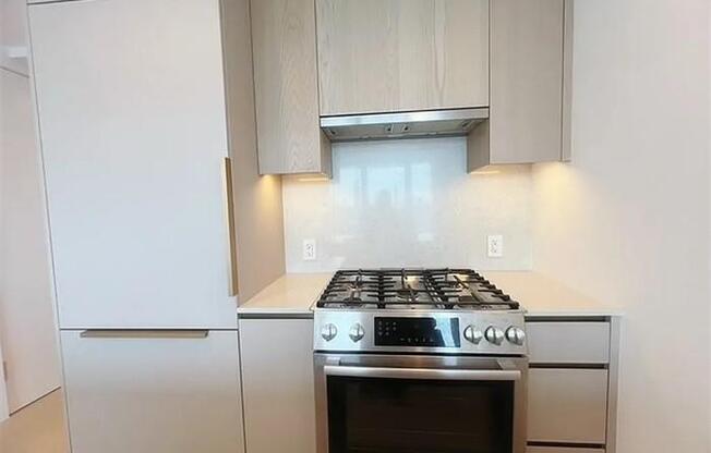 2 beds, 2 baths, 969 sqft, $7,200, Unit 4912