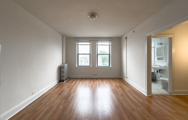 3335 Diversey