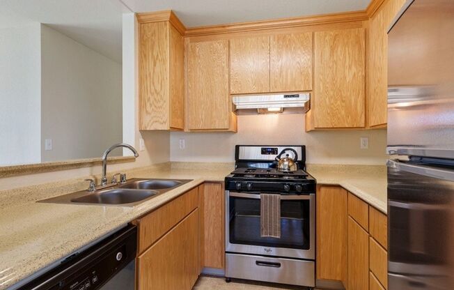 2 beds, 2 baths, 890 sqft, $2,105, Unit 2405