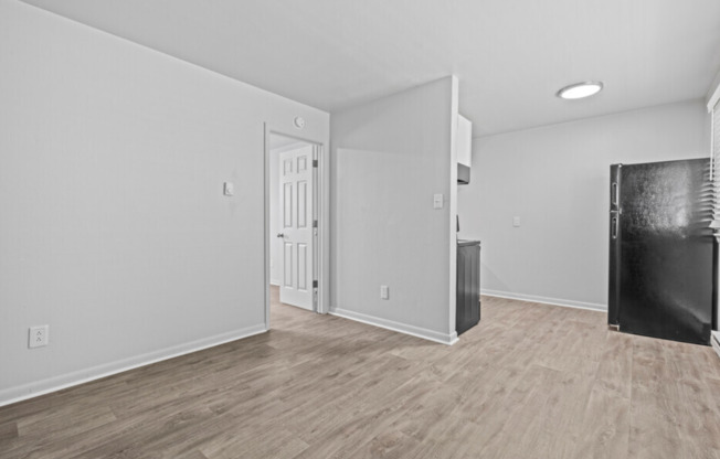 2 beds, 1 bath, 552 sqft, $1,399, Unit 9562-2-2A