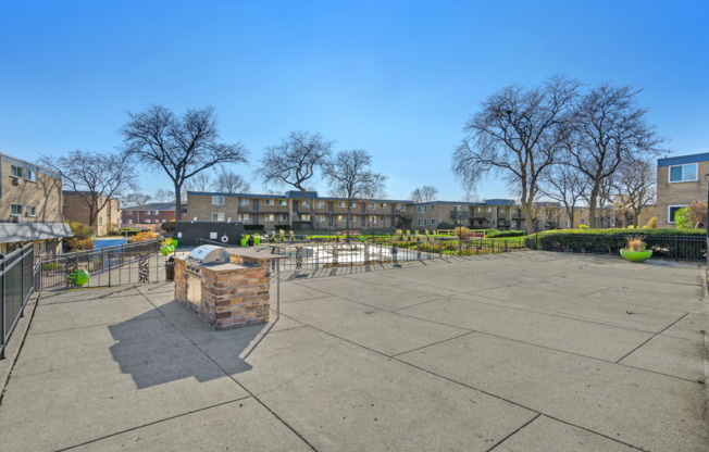 Outdoor BBQ Area | Apartments For Rent Win Mt Prospect, IL | The Eclipse at 1450