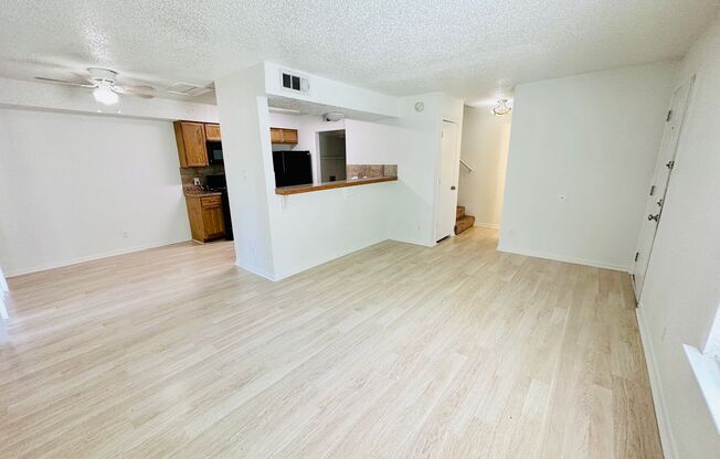 2 beds, 1.5 baths, 985 sqft, $1,295, Unit B