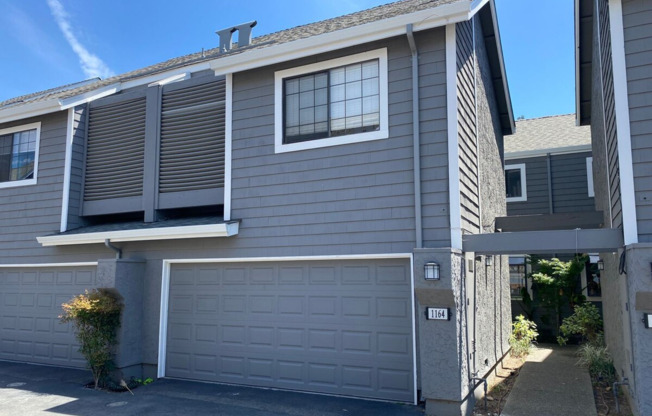 CAMPBELL - Spacious townhome with central A/C, two car attached garage, patio