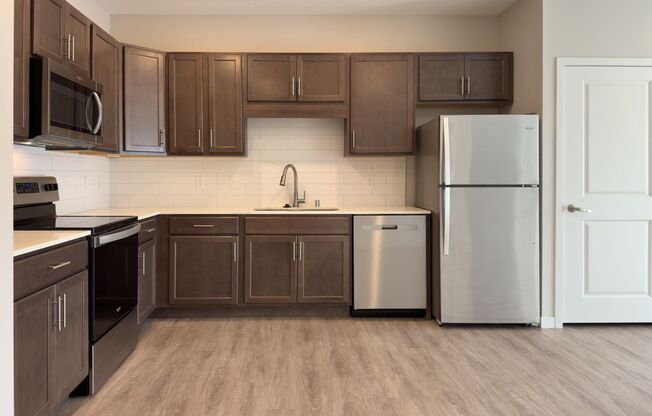 1 bed, 1 bath, 879 sqft, $1,730, Unit 4 - 212