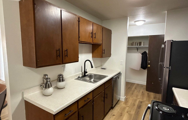 1 bed, 1 bath, 806 sqft, $850