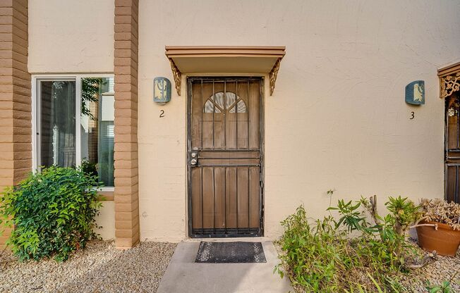 Prime Location - 2-bedroom, 1.5-bath townhome in Central Scottsdale!