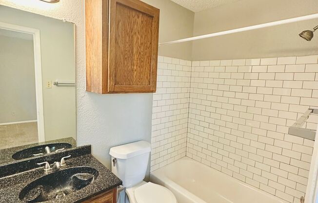 Studio, 1 bath, 500 sqft, $750, Unit 210