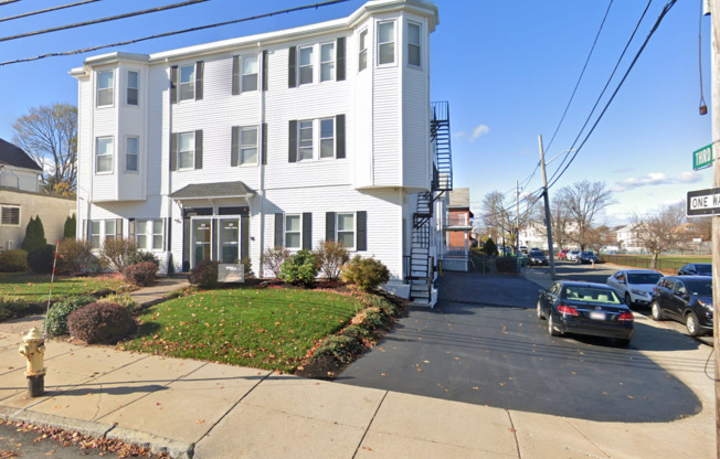 220 Middlesex Ave, Medford