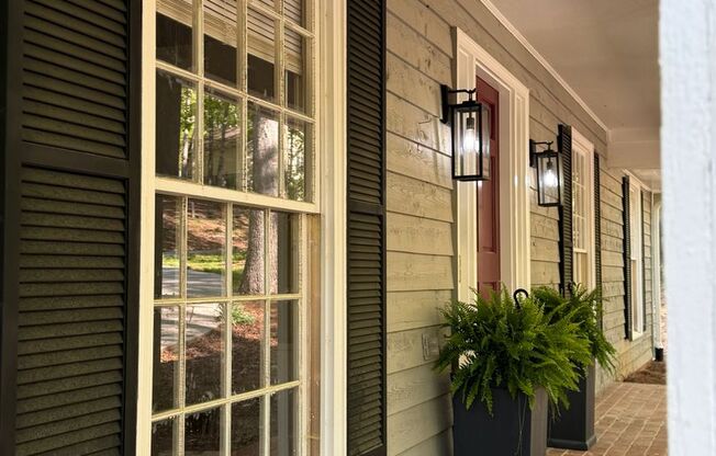 Prime Time Normal Town Living Home!