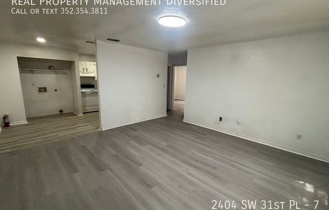 2404 SW 31 PL
