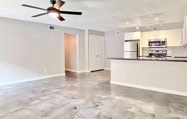 2 beds, 2 baths, 1,050 sqft, $1,895, Unit 26