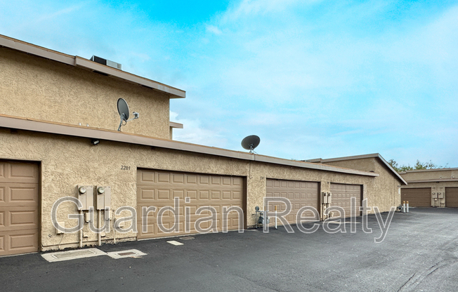 2209 TALL PINE DR