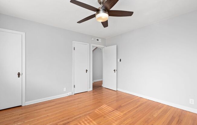 2 beds, 1 bath, $1,195, Unit 5825-2S