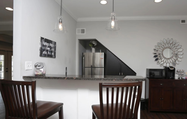 Broadmoor Apartments