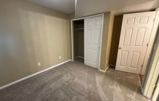 Charming 3 Bedroom Townhome in Palmer Lake with NEW Carpet