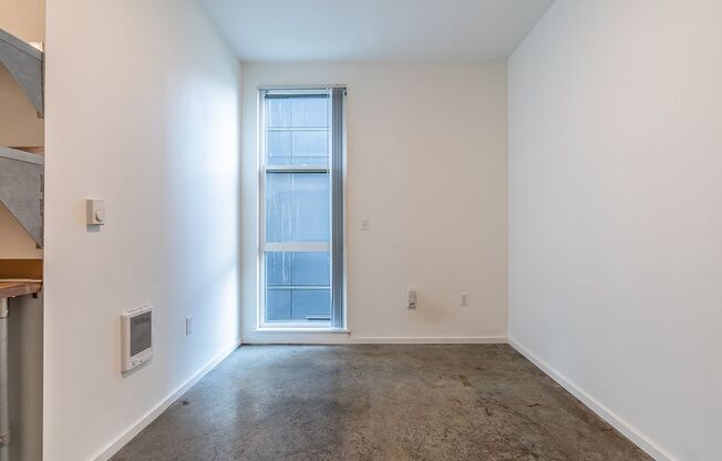 Studio, 1 bath, 196 sqft, $875