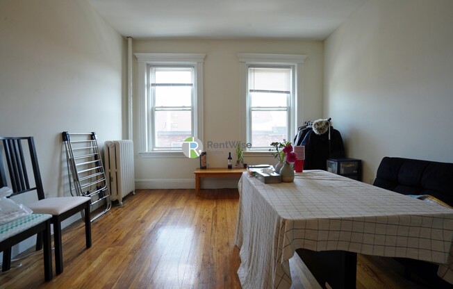 1298 Commonwealth Ave