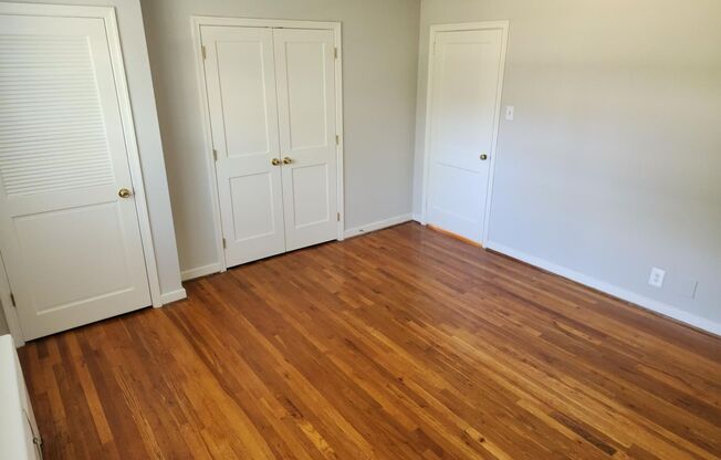 2 beds, 1 bath, 897 sqft, $2,135, Unit E-08