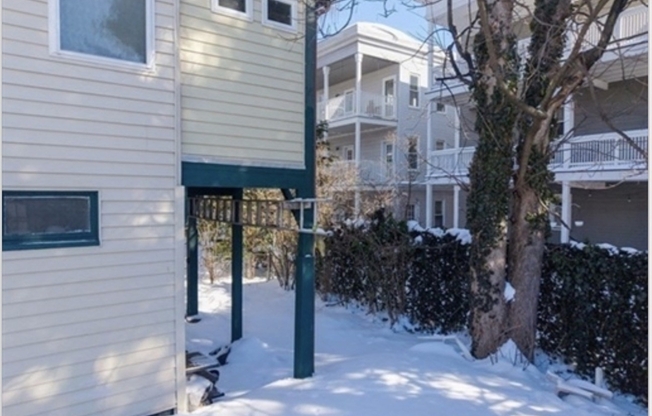 3 beds, 1 bath, 1,138 sqft, $3,300, Unit 1
