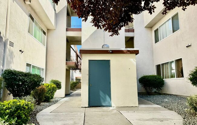 2 beds, 1.5 baths, 895 sqft, $1,395, Unit 19