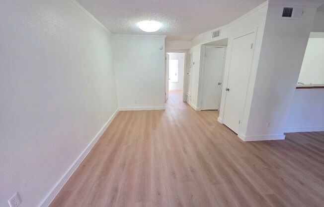 1 bed, 1 bath, 700 sqft, $899, Unit LAW15-104