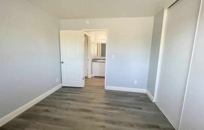 1 bed, 1 bath, 560 sqft, $1,394, Unit WR-27