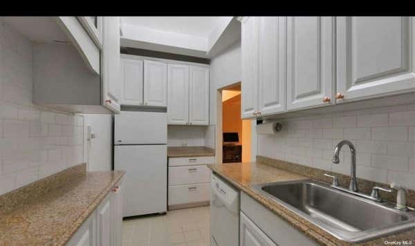 1 bed, 1 bath, $2,100, Unit 2P