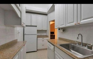 1 bed, 1 bath, $2,100, Unit 2P