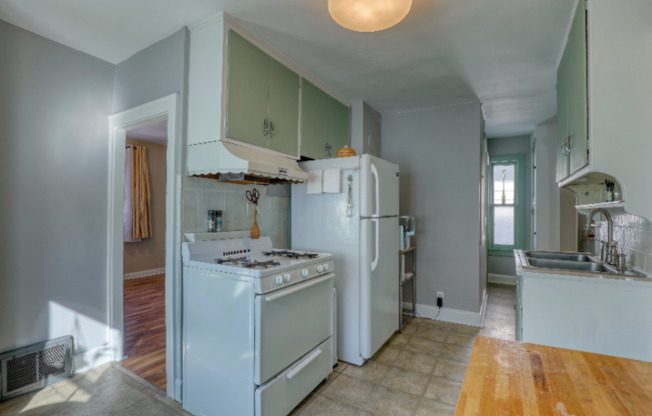 2542 A S AUSTIN ST