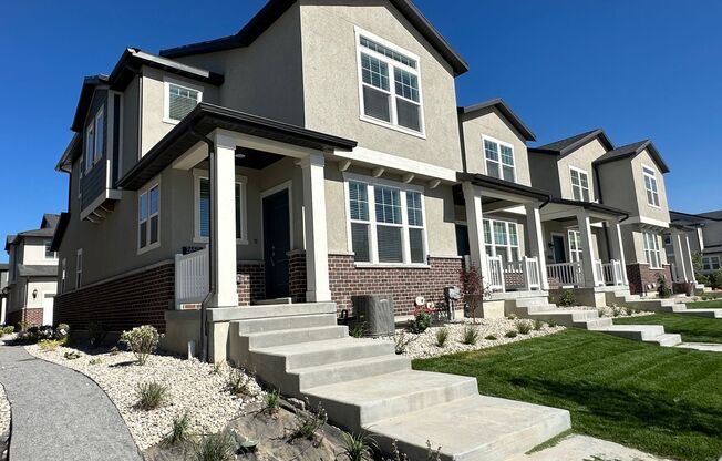 GET A MONTH OF RENT FOR FREE!!!