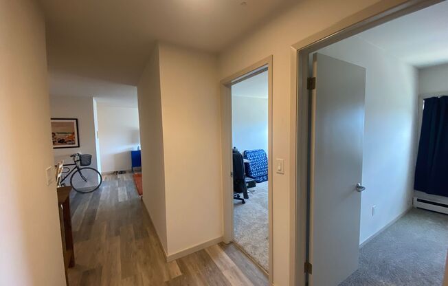 2 beds, 1 bath, $1,395, Unit 321