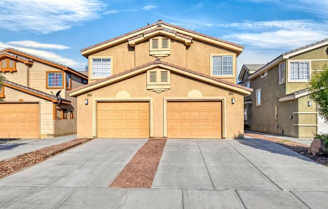 LOVELY MOVE-IN READY TWO-STORY TOWNHOME!