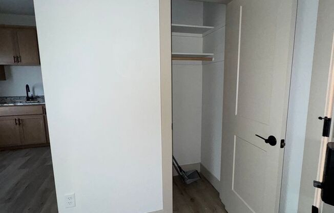 Studio, 1 bath, $1,100, Unit BC 166 A