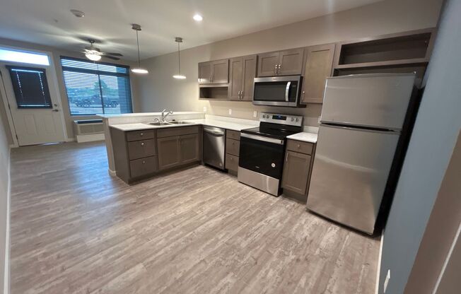 Studio, 1 bath, 500 sqft, $995, Unit 08