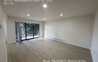 10737 Greenwood Ave N