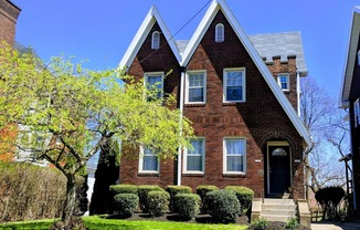 Open & Bright! 3 bedroom duplex