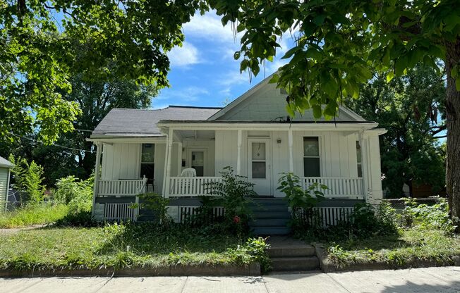 Stunning 2-Bedroom Home with Oversized Garage and Central Location