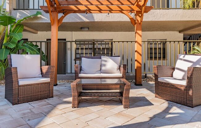 2 beds, 2 baths, 1,000 sqft, $1,999, Unit 207