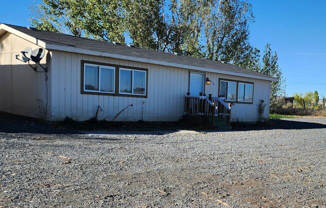 2 bed 2 bath on acreage in Ephrata