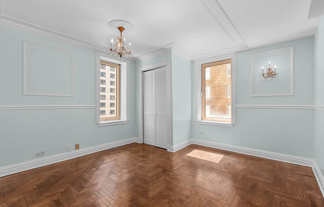 106 CENTRAL PARK S
