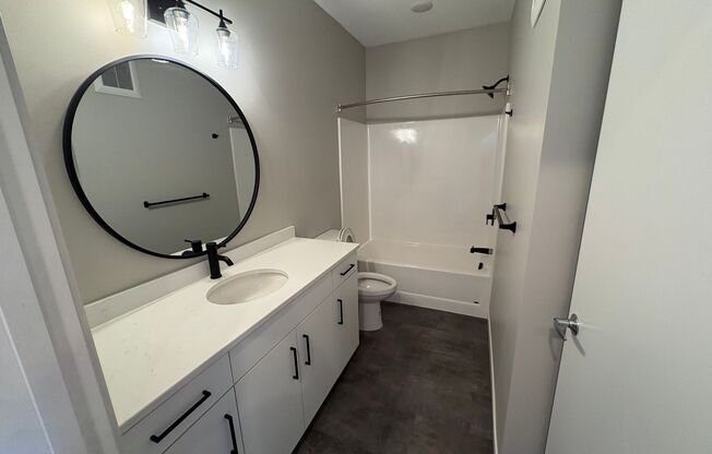 1 bed, 1 bath, 605 sqft, $1,200, Unit 331