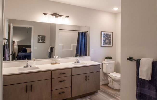 3 beds, 2.5 baths, 1,700 sqft, $2,695, Unit 1213