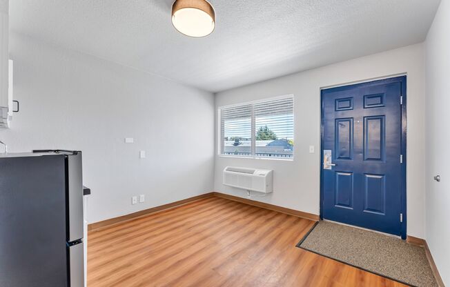 Studio, 1 bath, 202 sqft, $899