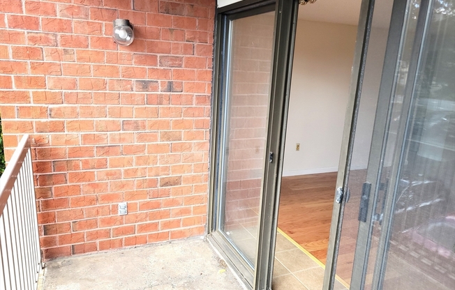 1 bed, 1 bath, 844 sqft, $2,400, Unit 207