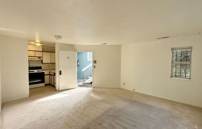 2 beds, 1 bath, $2,425