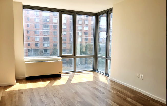 1 bed, 1 bath, 737 sqft, $4,200, Unit 5A